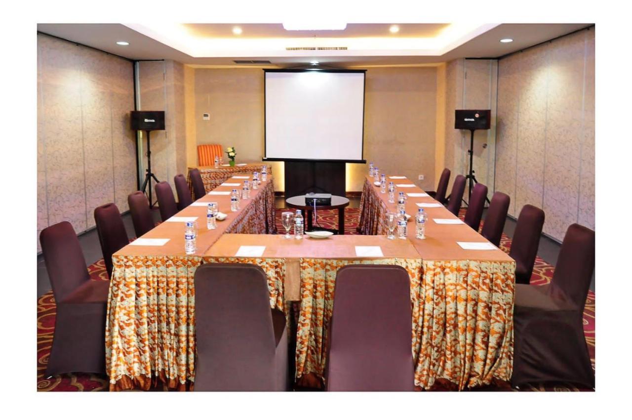 Asialink Premier Karawang Kültér fotó