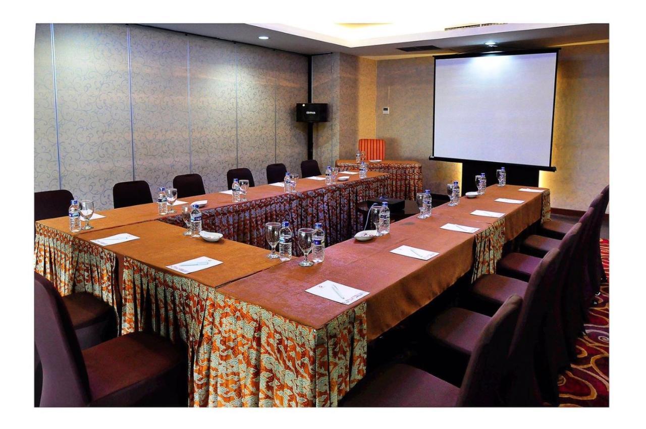 Asialink Premier Karawang Kültér fotó