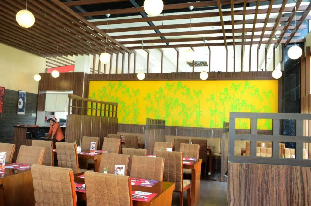 Asialink Premier Karawang Kültér fotó