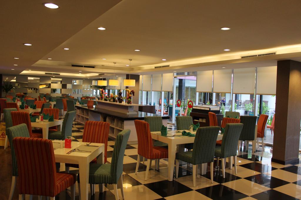 Asialink Premier Karawang Kültér fotó