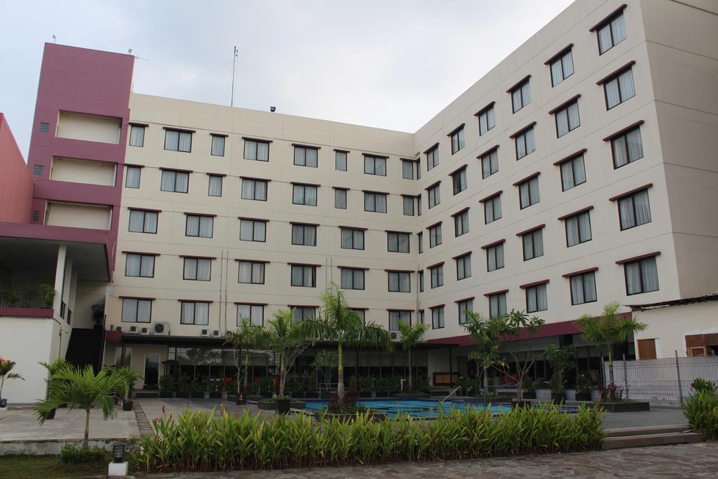 Asialink Premier Karawang Kültér fotó